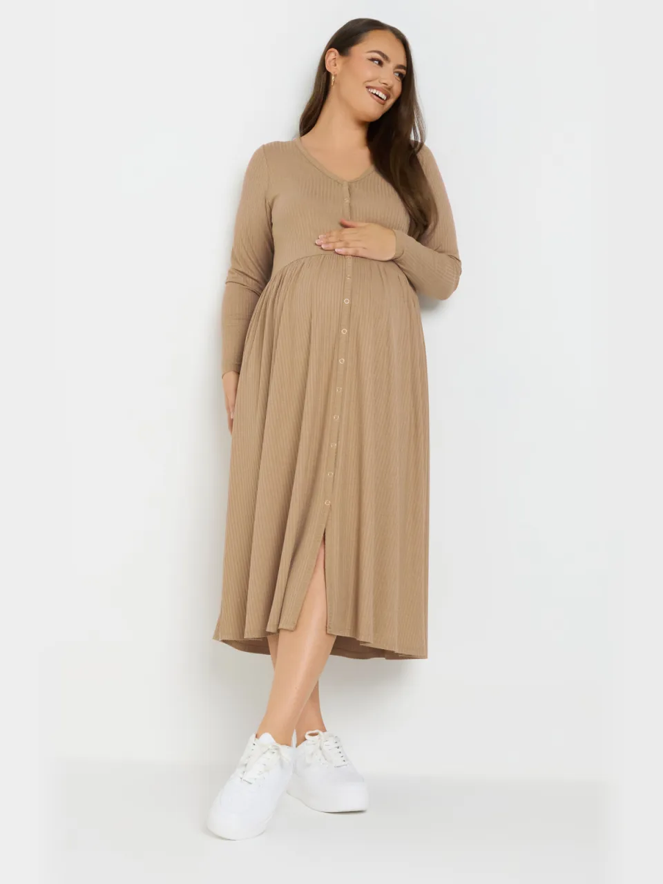 Bump It Up Maternity Geribbelde Premium Midi Jurk Met Knopen In Beige, foto 2