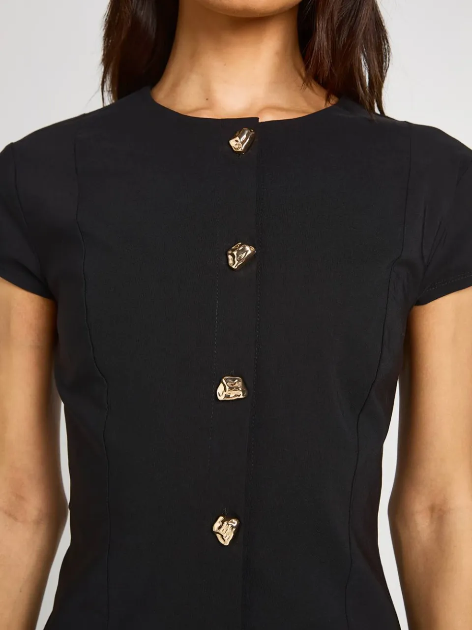 boohoo Dames Tall Bengaline Shift Jurk Met Gouden Knoopsluiting En Korte Mouwen, foto 4