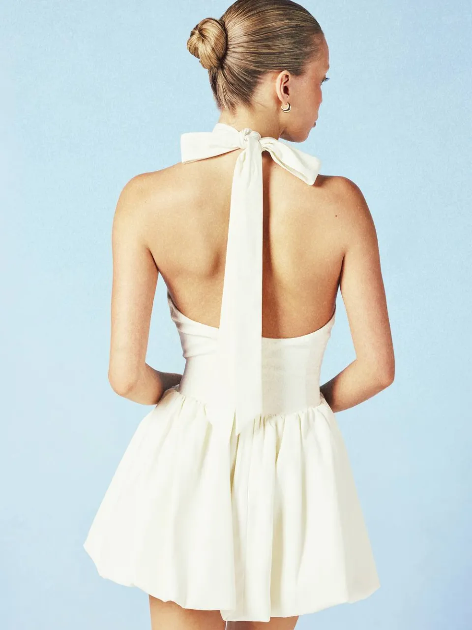 boohoo Dames Halter Mini-jurk Met Strikband Op De Rug En Pofrokje ivoor, foto 2