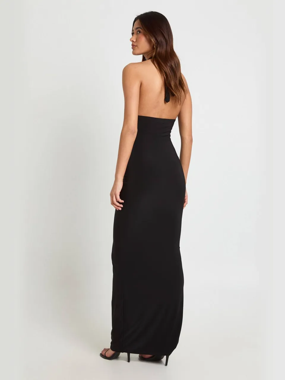 boohoo Dames Dubbellaags Slinky Halter Maxi Jurk Met Gerimpelde Zijkanten zwart, foto 3