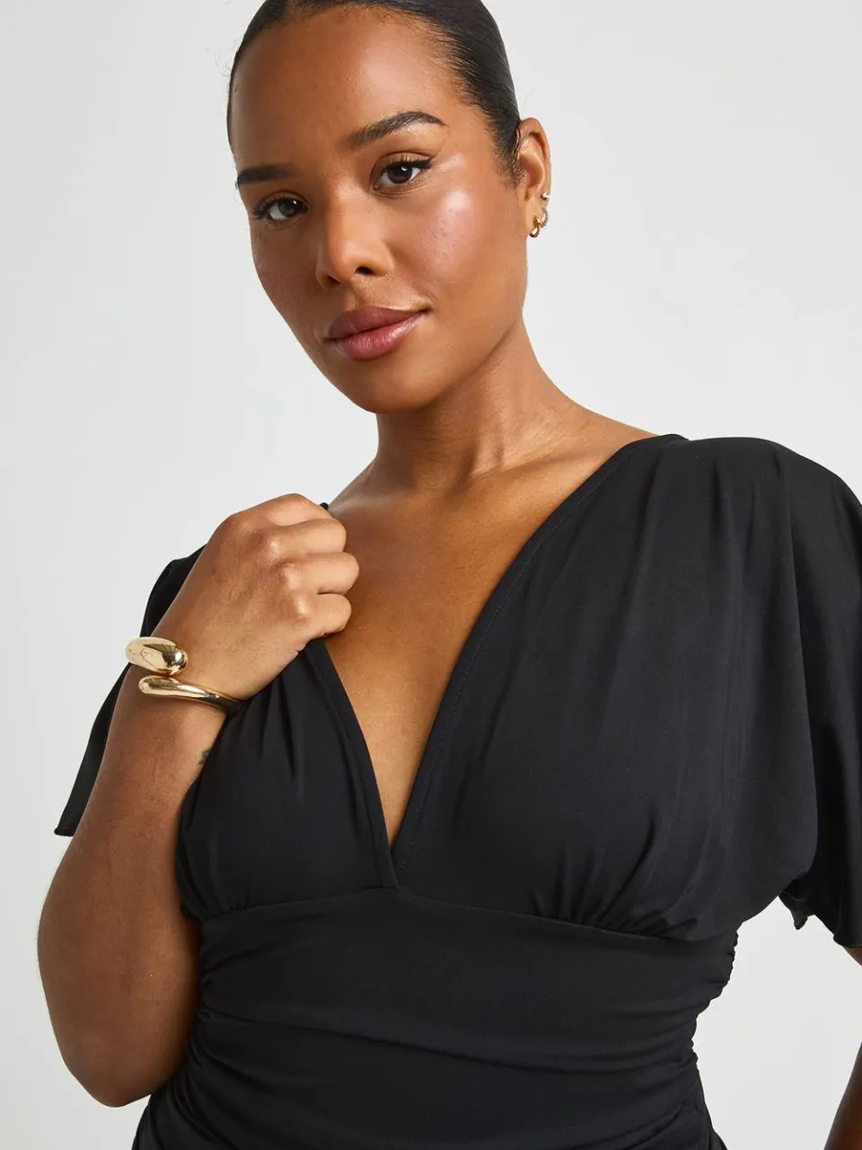 boohoo Dames Plus Super Zachte Midi-jurk Met Engelmouwen En Plooien zwart, foto 4