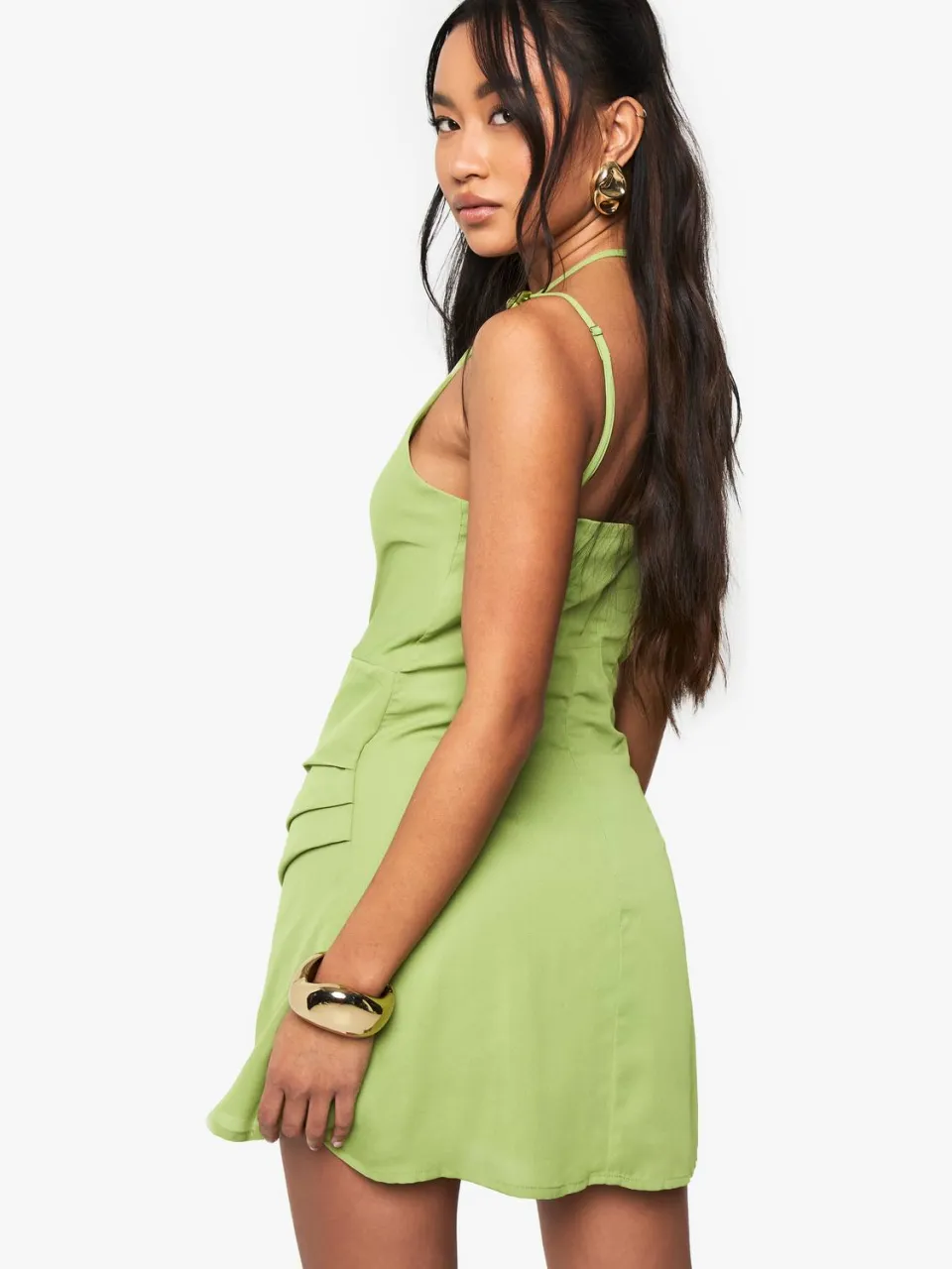 boohoo Dames Chiffon Mini-Jurk met Schouderbanddetail en Cowl-decollete groente, foto 2
