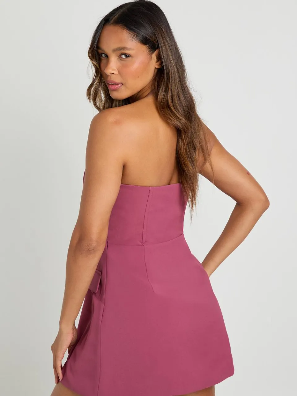 boohoo Dames Gestructureerde bandeau mini-jurk burgundy, foto 2