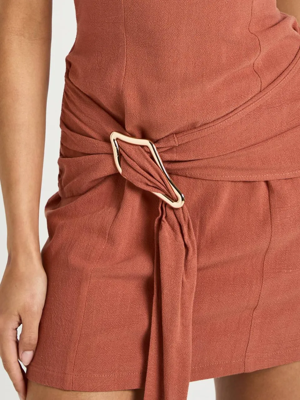 boohoo Dames Linnen-look Bandeau Mini Jurk Met Gouden Details, foto 4