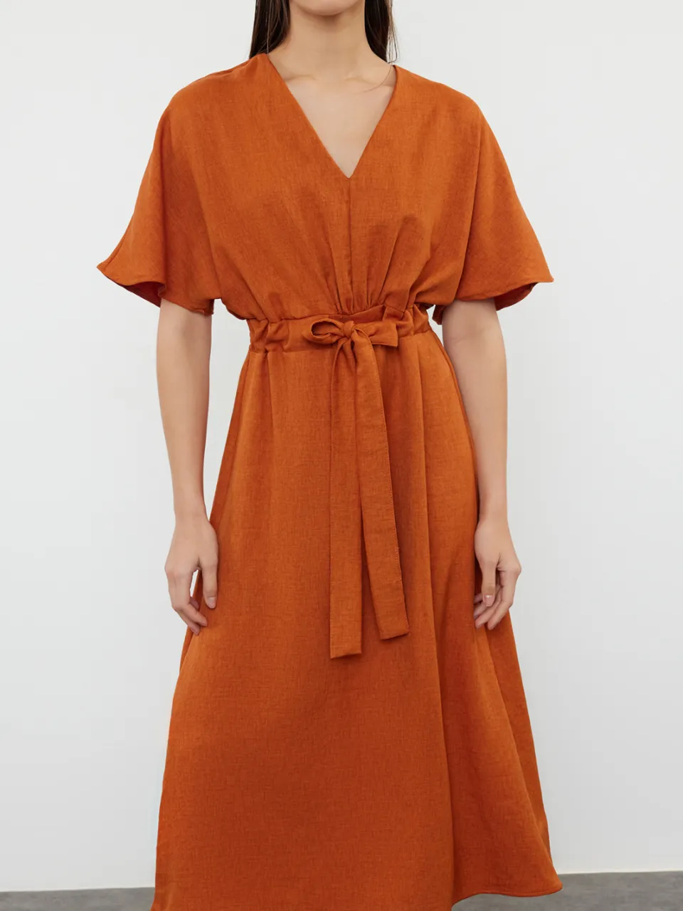 Trendyol TRENDYOLMİLLA Dames Bruin Effen Midi Kort Casual A-lijn Jurken, foto 2