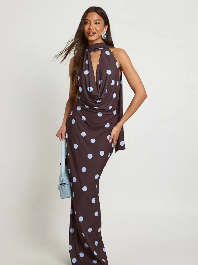 boohoo Dames Maxi-jurk Met Tonale Polkadotprint En Sjaalsdetail Chocoladebruin