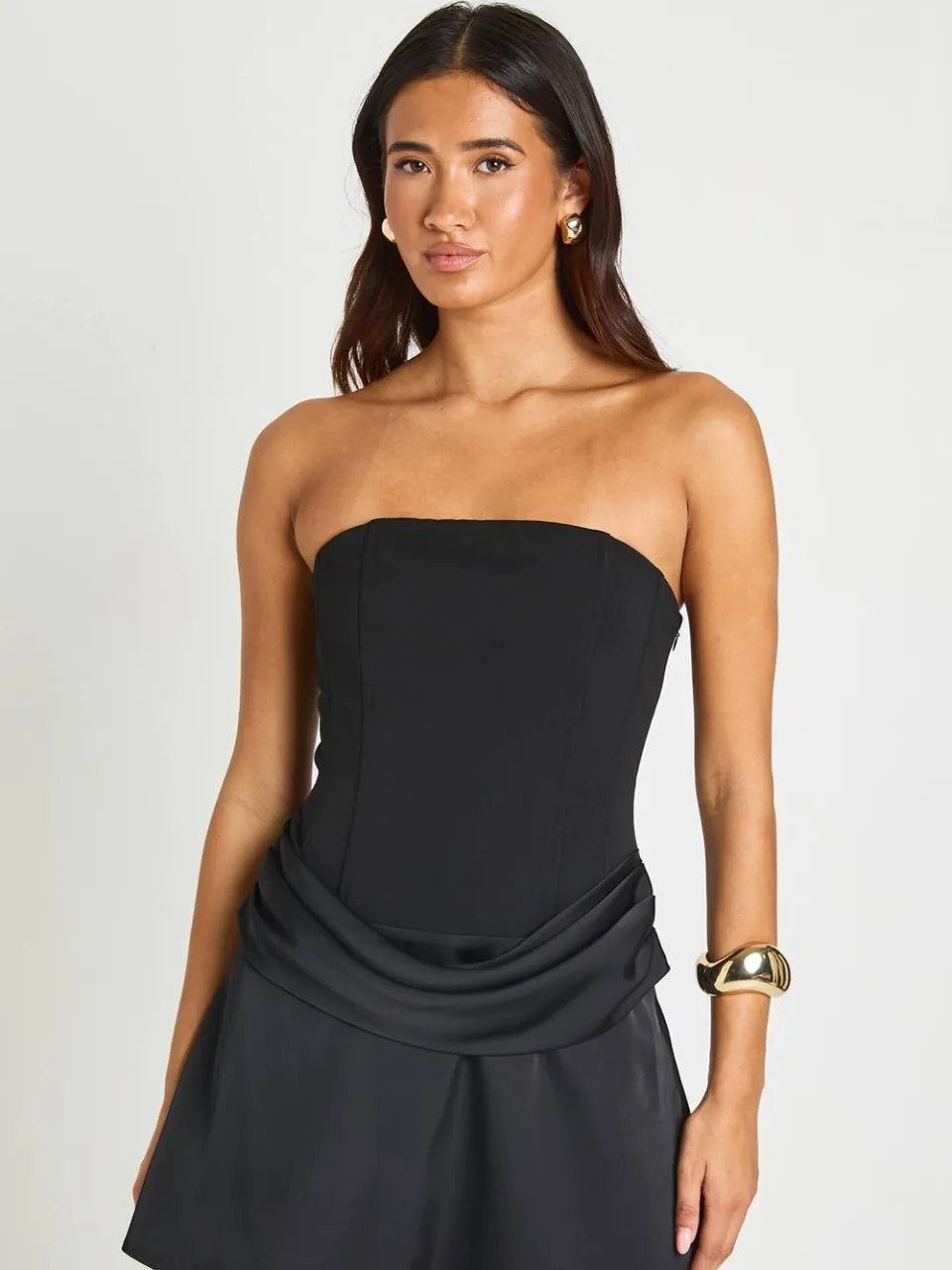 boohoo Dames Bandeau Mini Jurk Met Satijnen Drapering zwart, foto 2