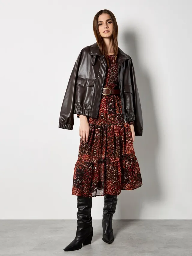 Apricot Ikat patchwork gesmokte chiffon midi-jurk Burgundy