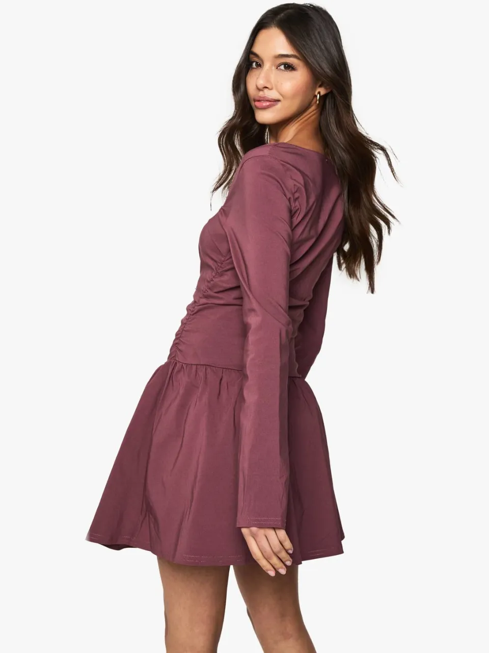 boohoo Dames Mini Jurk met Lange Mouwen in Skaterstijl mauve, foto 2
