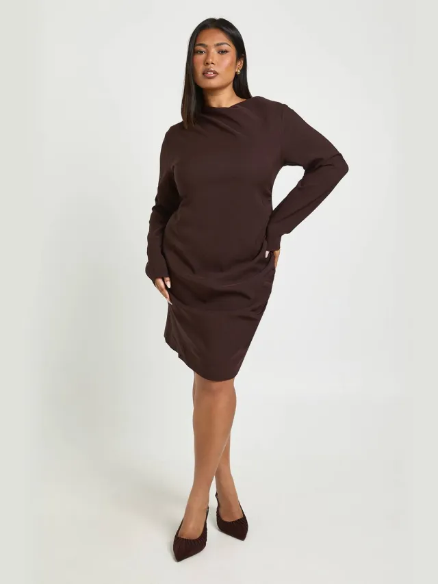 boohoo Dames Plus Mouw Geplooid Mini Jurk Chocoladebruin