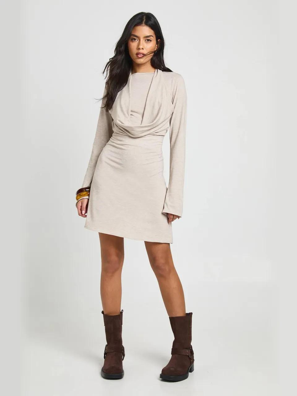 boohoo Dames Marl Halterneck Cowl Lange Mouwen Mini Jurk Havermout