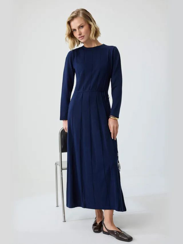 Trendyol Modest Dames Donkerblauw Effen Maxi Lang Casual A-lijn Modest Jurken Marineblauw/Blauw
