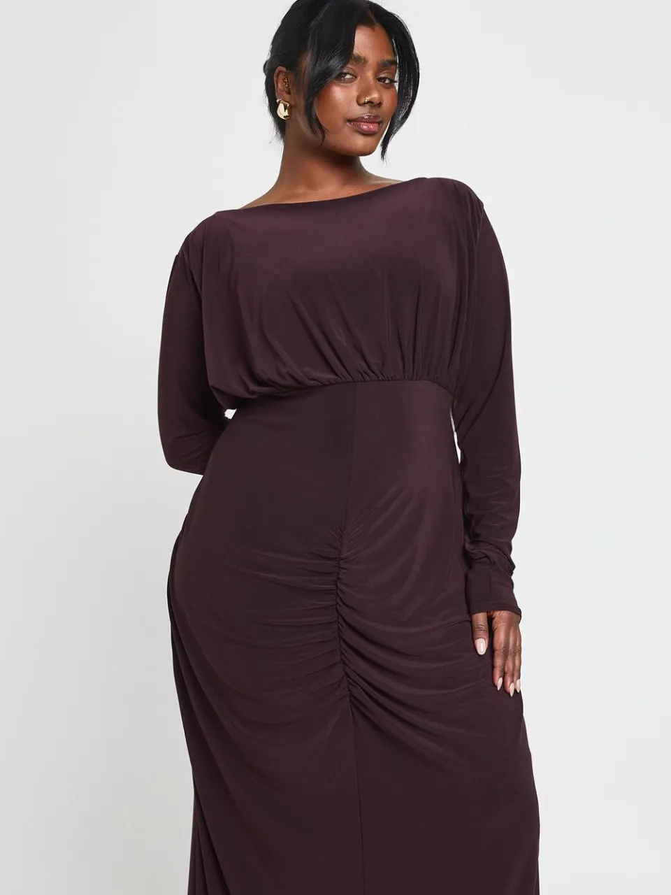 boohoo Dames Plus Slinky Gerimpelde Detail Maxi Jurk chocoladebruin, foto 3
