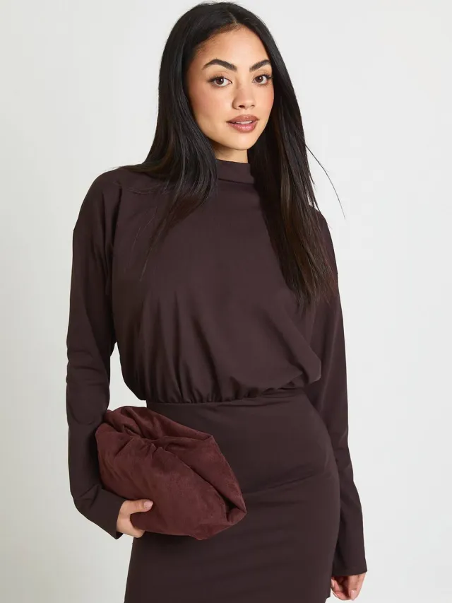 boohoo Dames Lange Mouw Aangegroeid Hals Blouson Mini Jurk Chocoladebruin