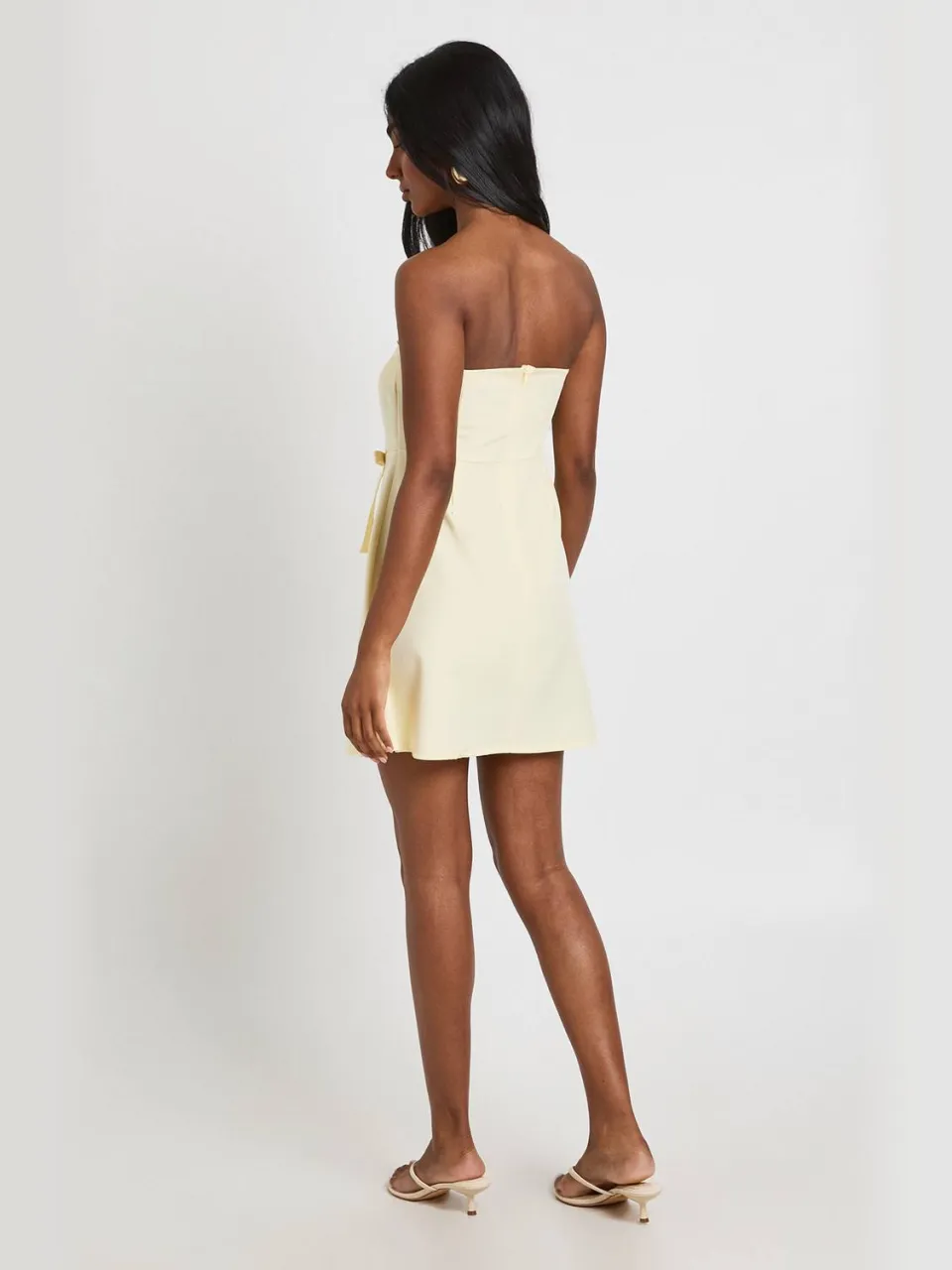 boohoo Dames Geweven Bandeau Mini Jurk Met Strikdetail citroen, foto 2