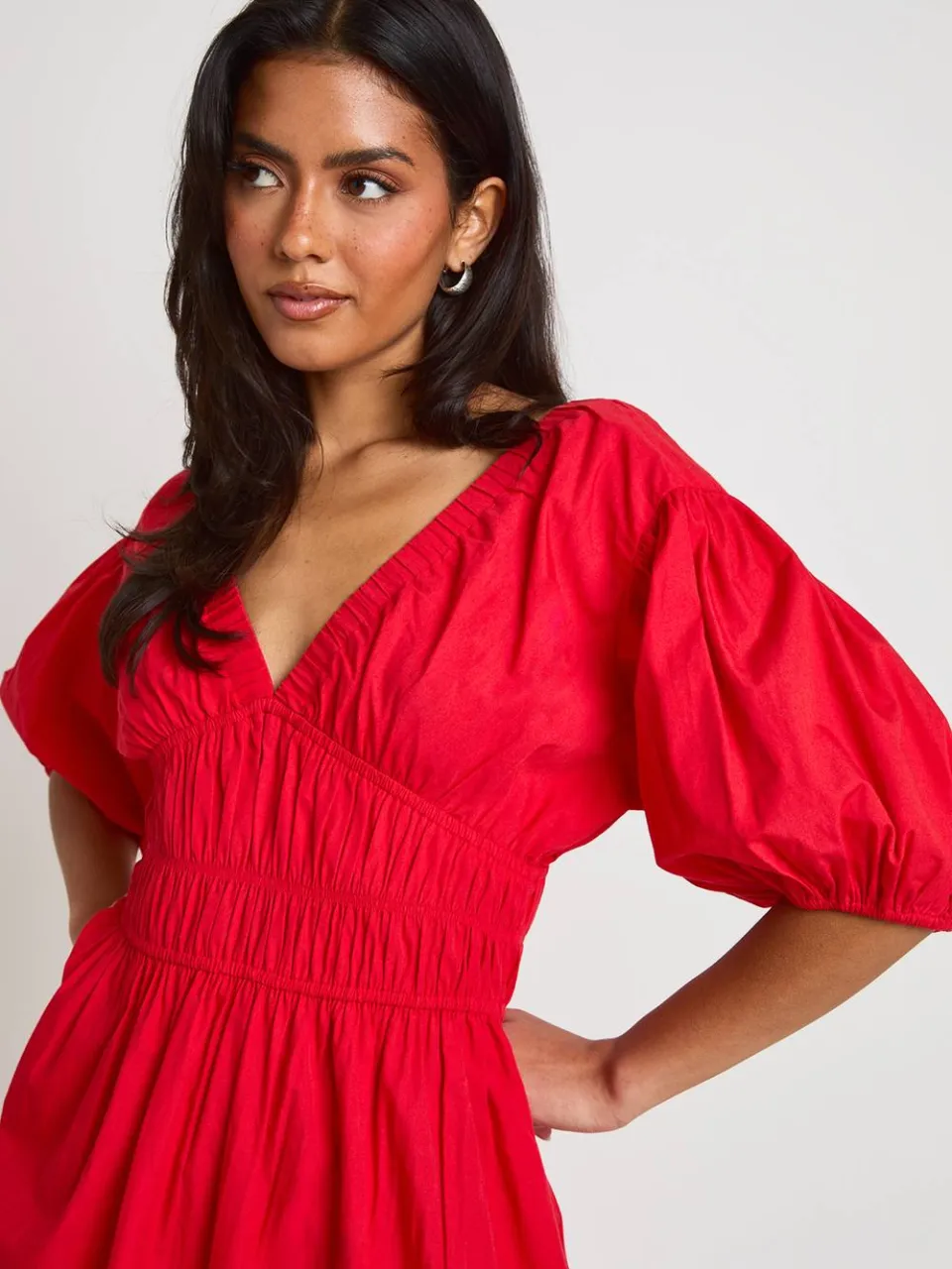 boohoo Dames Katoenen Popeline Maxi Jurk Met Gerimpelde Top V-hals En Pofmouwen rood, foto 4