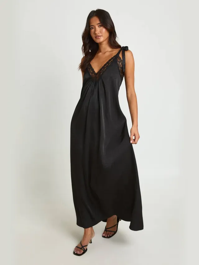 boohoo Dames Kanten Halter Trapeze Maxi Jurk Zwart