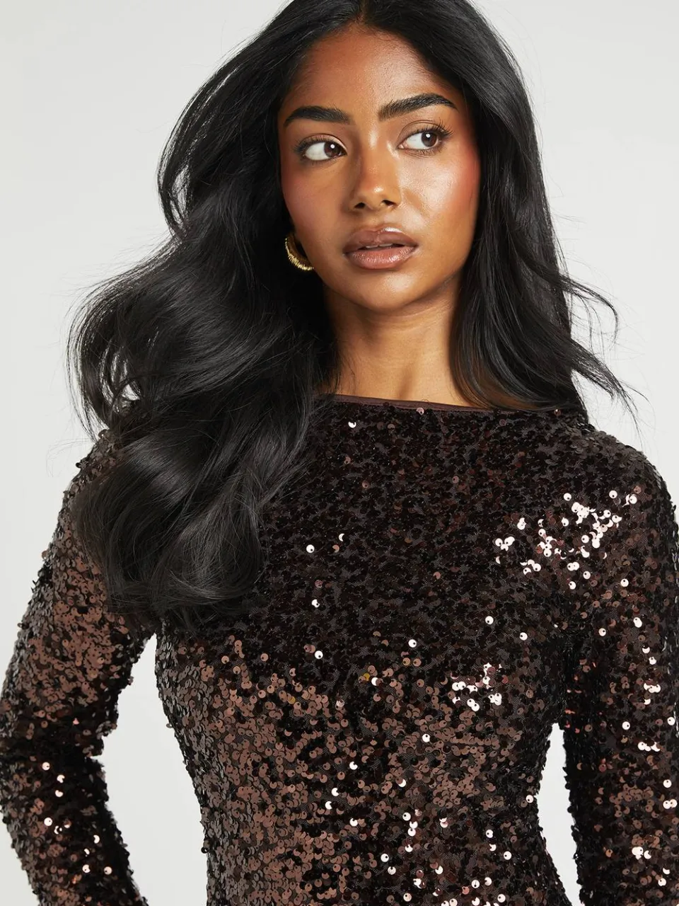 boohoo Dames Pailletten Mini Jurk Met Uitlopende Mouwen chocoladebruin, foto 4