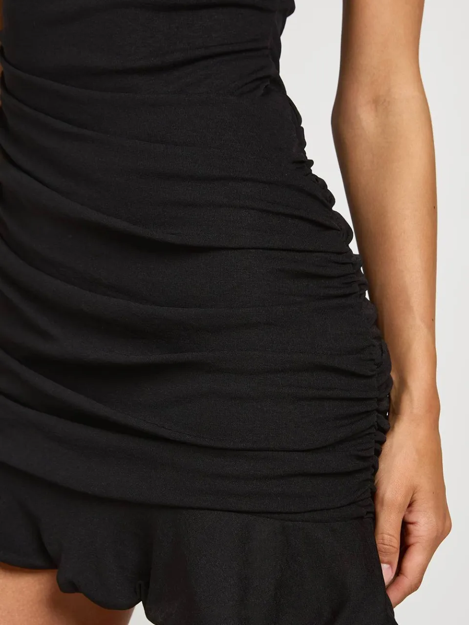 boohoo Dames Tall Asymmetrische Geplooid Mini-jurk zwart, foto 4