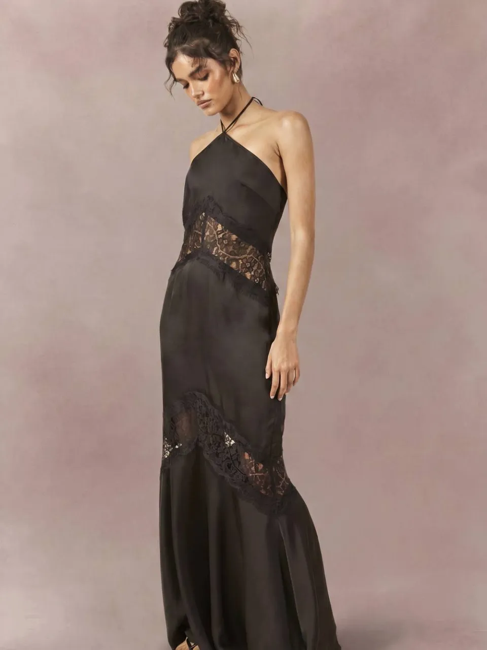 boohoo Dames Satijnen & Kanten Halternek Maxi Slip Jurk Met Bandjes zwart, foto 2
