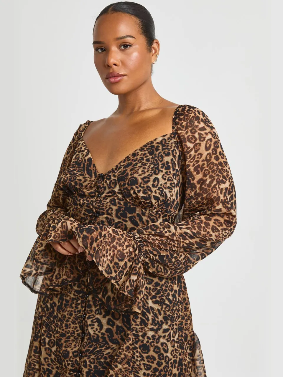 boohoo Dames Plus Getextureerde Chiffon Luipaard Godet Zoom Mini Jurk luipaardprint, foto 4