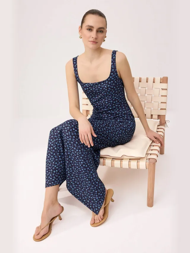 Trendyol TRENDYOLMİLLA Dames Donkerblauw Bloemen Midi Mouwloos Recht Jurken Marineblauw/Blauw