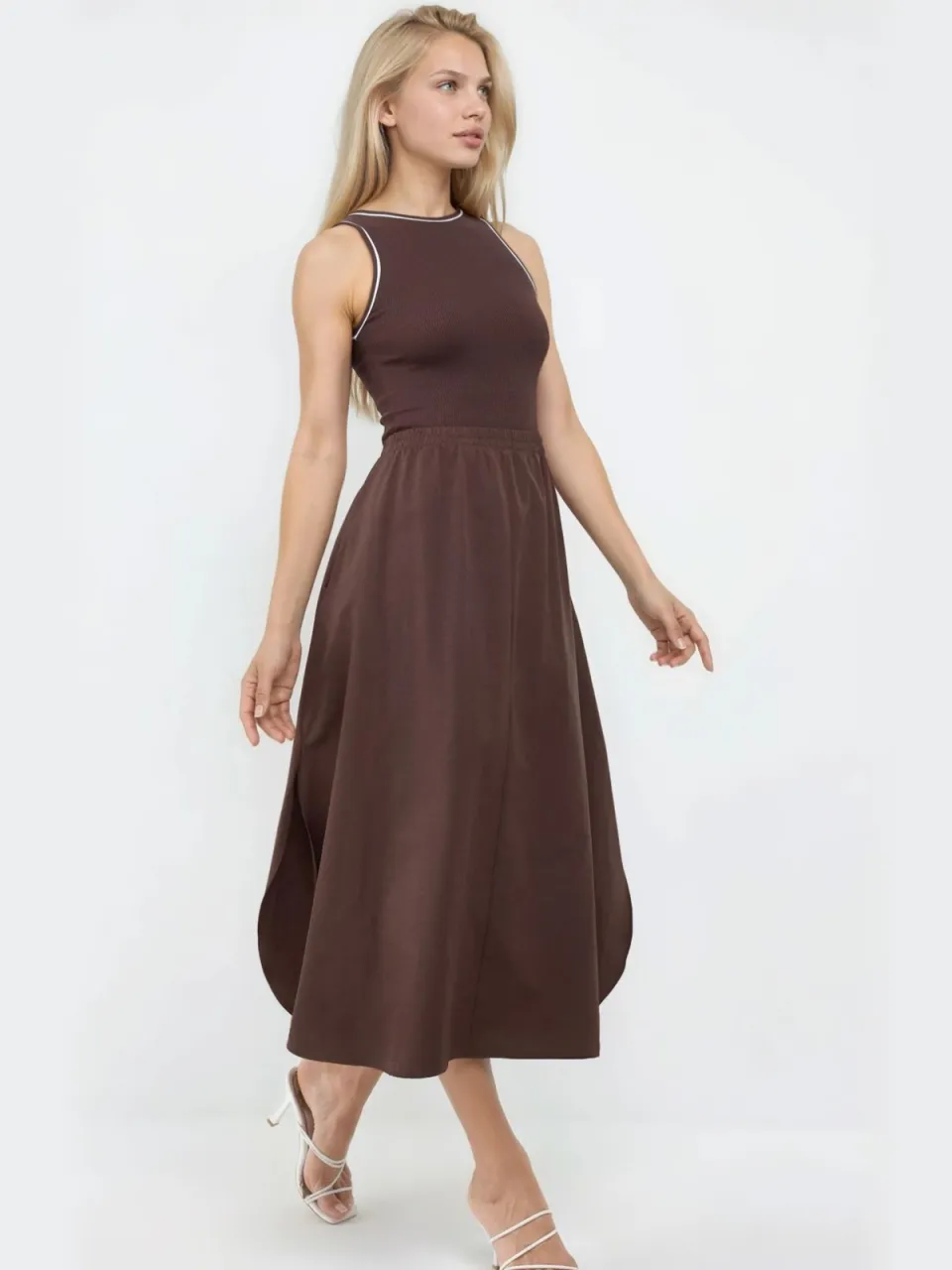 Busem Mouwloze Midi-jurk met Ronde Hals bruin, foto 2