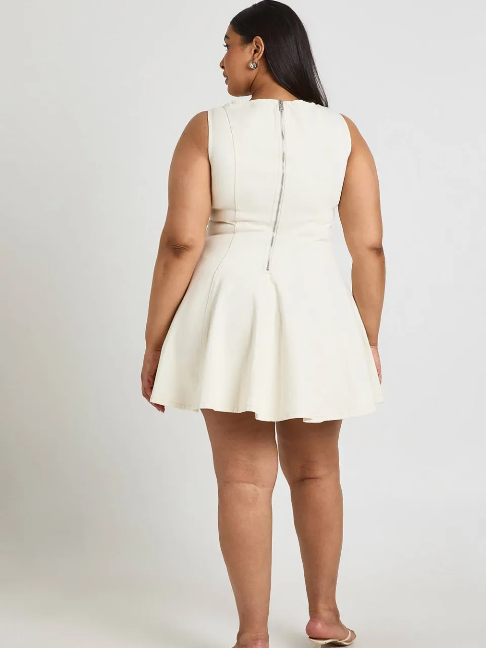 boohoo Dames Plus Denim Flippy Mouwloze Jurk, foto 2