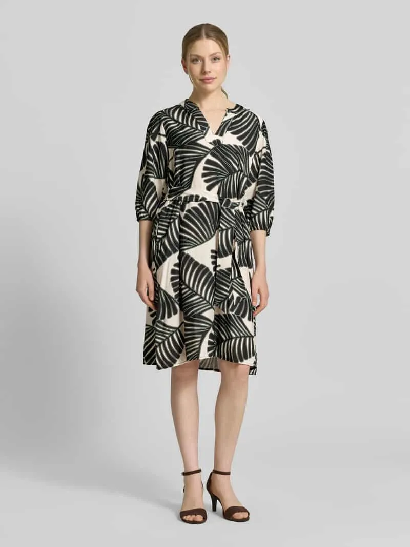 Christian Berg Woman Selection Knielange jurk van viscosemix met tuniekhals Zand