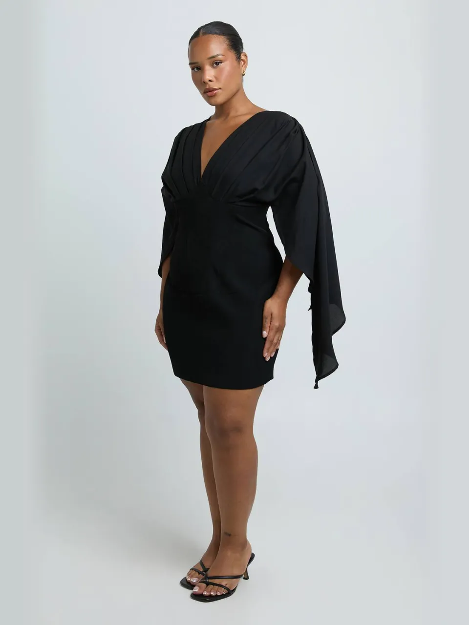 boohoo Dames Plus Chiffon Mix Cape Mouw Corset Mini Jurk zwart, foto 2