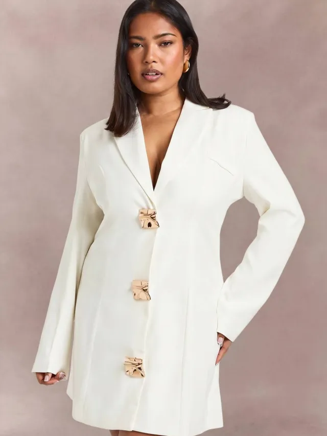 boohoo Dames Plus Blazerjurk Met Goudkleurige Details Ivoor