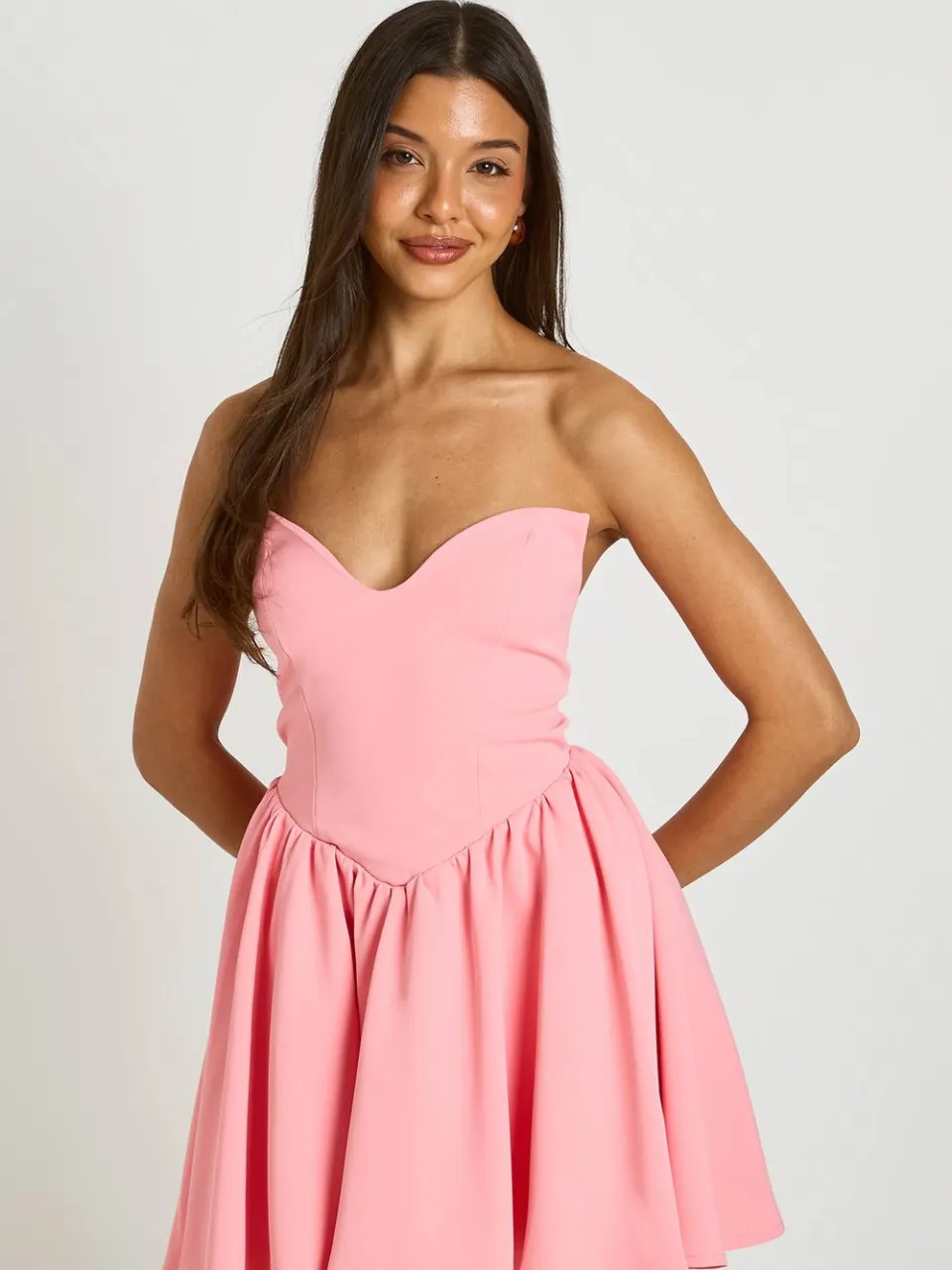 boohoo Dames Mini Jurk Met Hartvormige Halslijn En Open Rug roze, foto 3