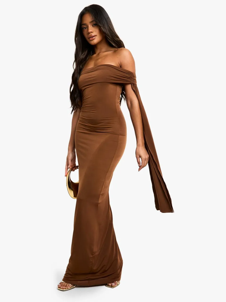 boohoo Dames Twist Detail Off Shoulder Drape Maxi Jurk brons, foto 2