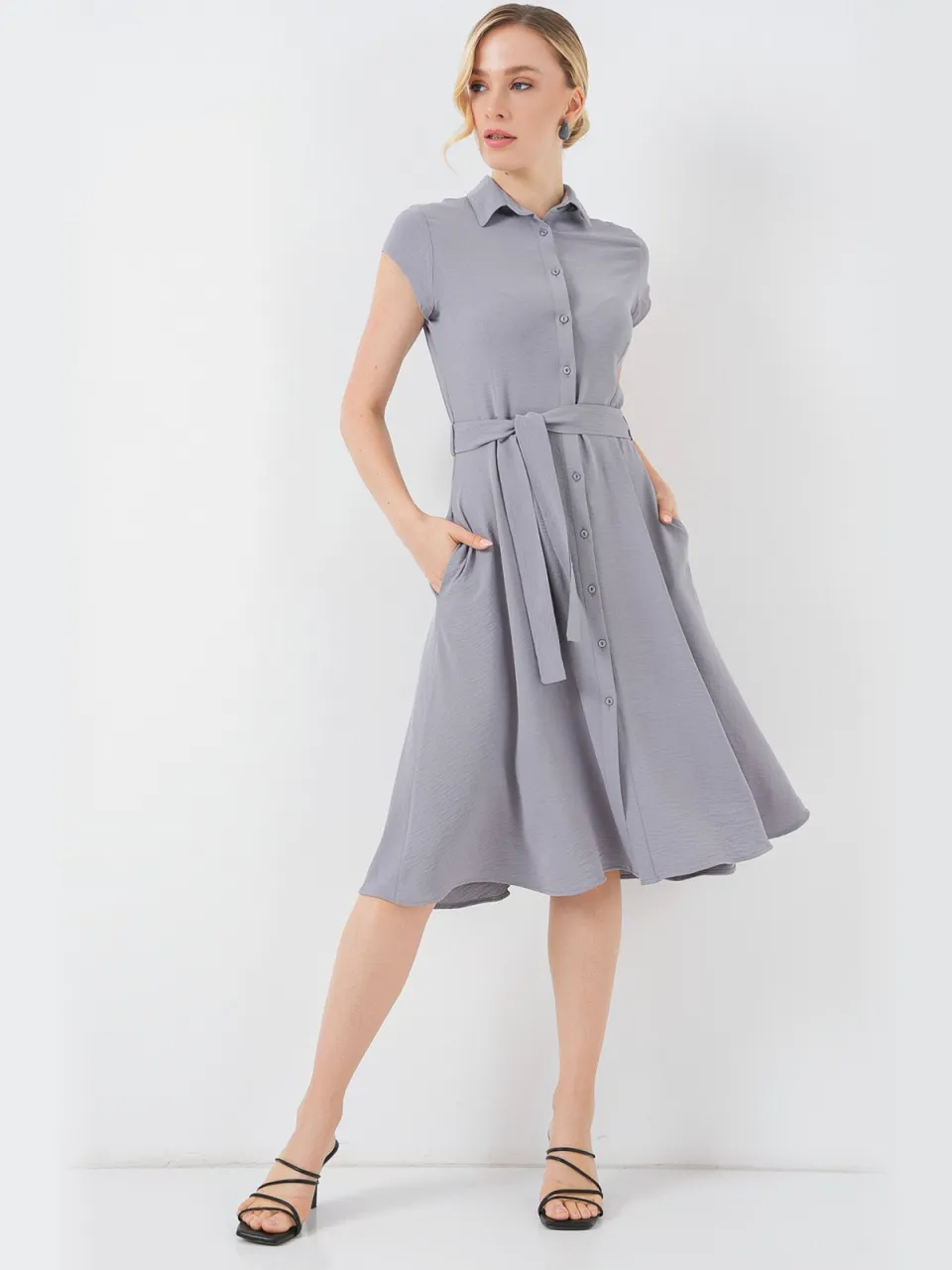 Big Dart Gestreepte Midi-jurk met Knopsluiting en Binding Detail Grijs