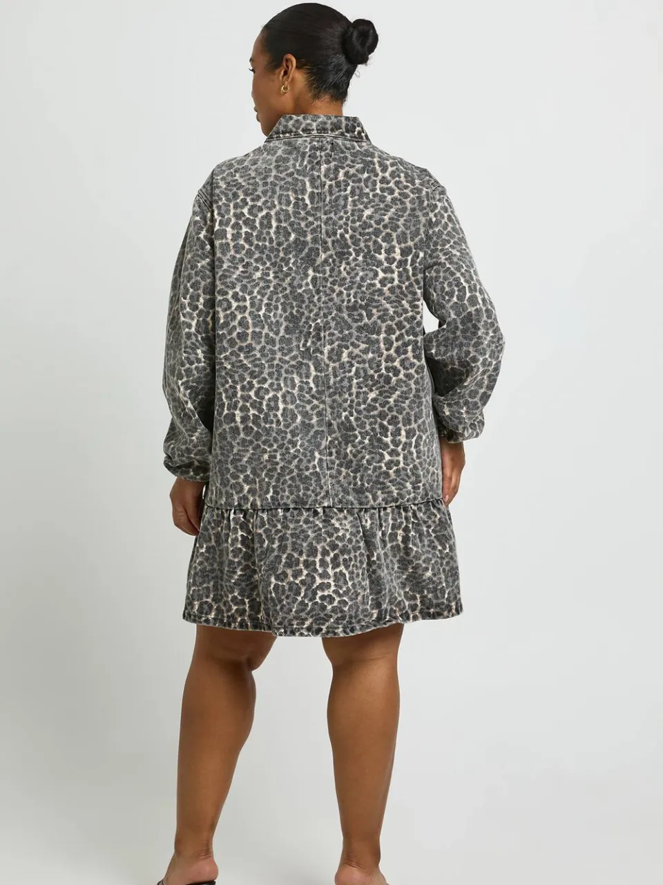 boohoo Dames Plus Denim Jurk Met Verlaagde Zoom, foto 3
