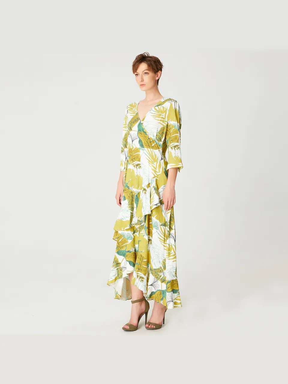 Smart & Joy Tropische print frisse midi -jurk met kruisbuste geel, foto 2