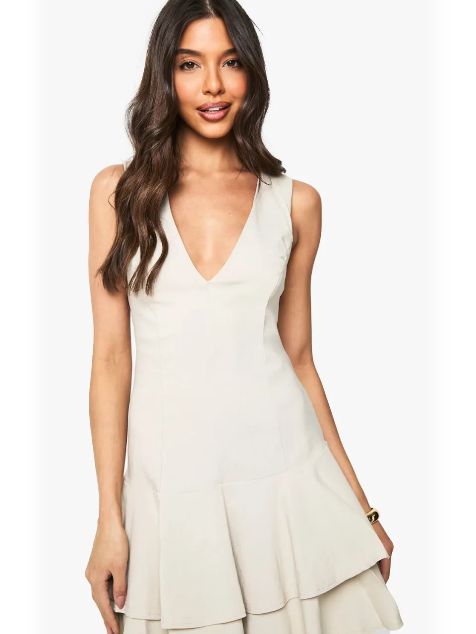boohoo Dames Bengaline plunge mini-jurk met ruchenzoom en shift-silhouet steen, foto 4