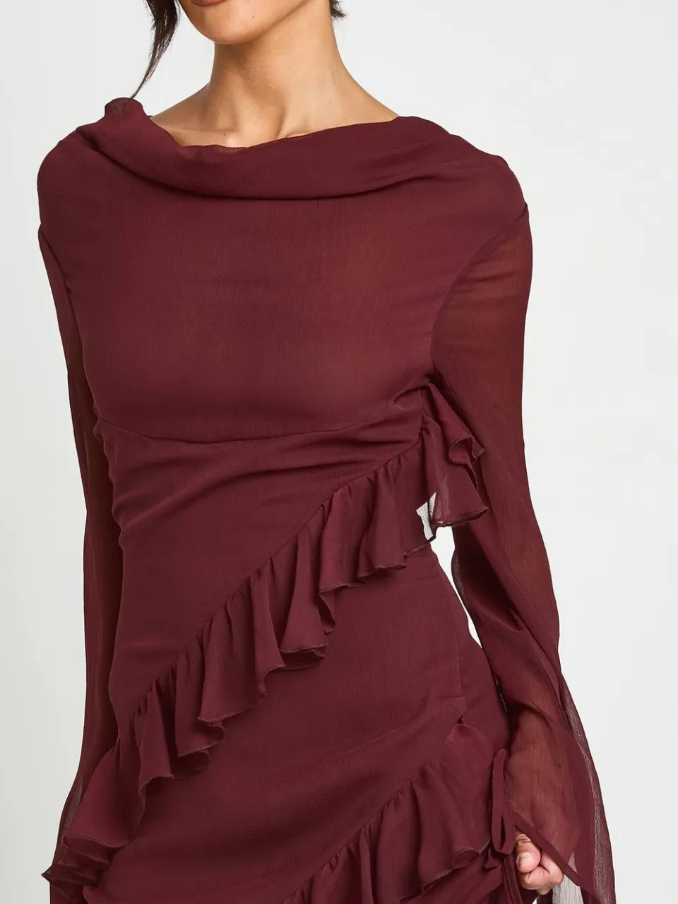 boohoo Dames Chiffon Maxi Jurk Met Col Hals En Ruche Detail chocoladebruin, foto 3