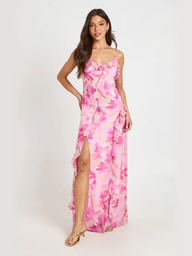 boohoo Dames Chiffon Maxi Jurk Met Bloemenprint En Ruches Detail Roze