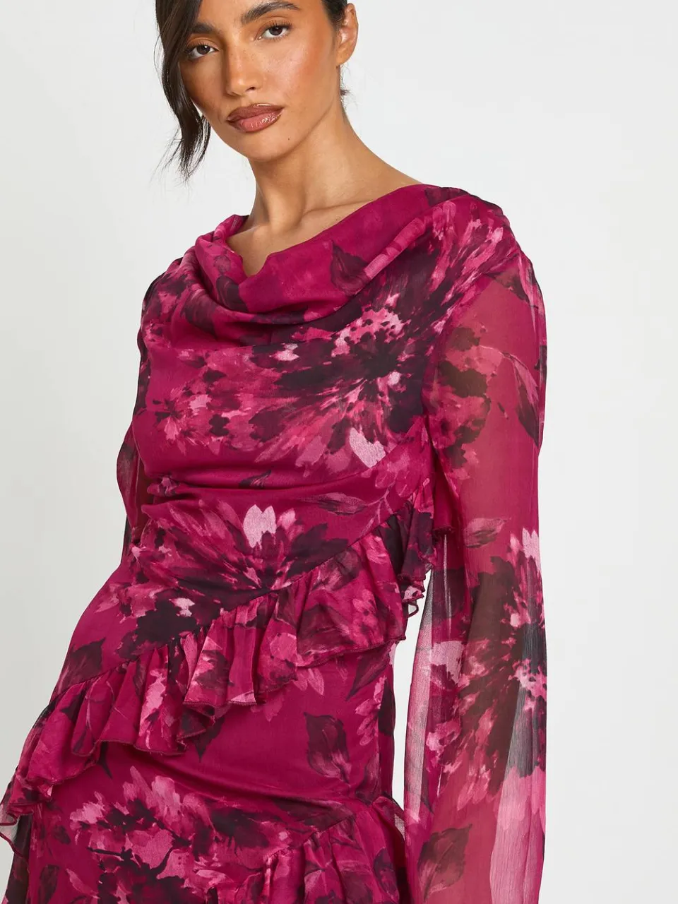 boohoo Dames Chiffon Maxi-jurk Met Col-hals En Diagonaal Bloemenruche-detail pruim, foto 3