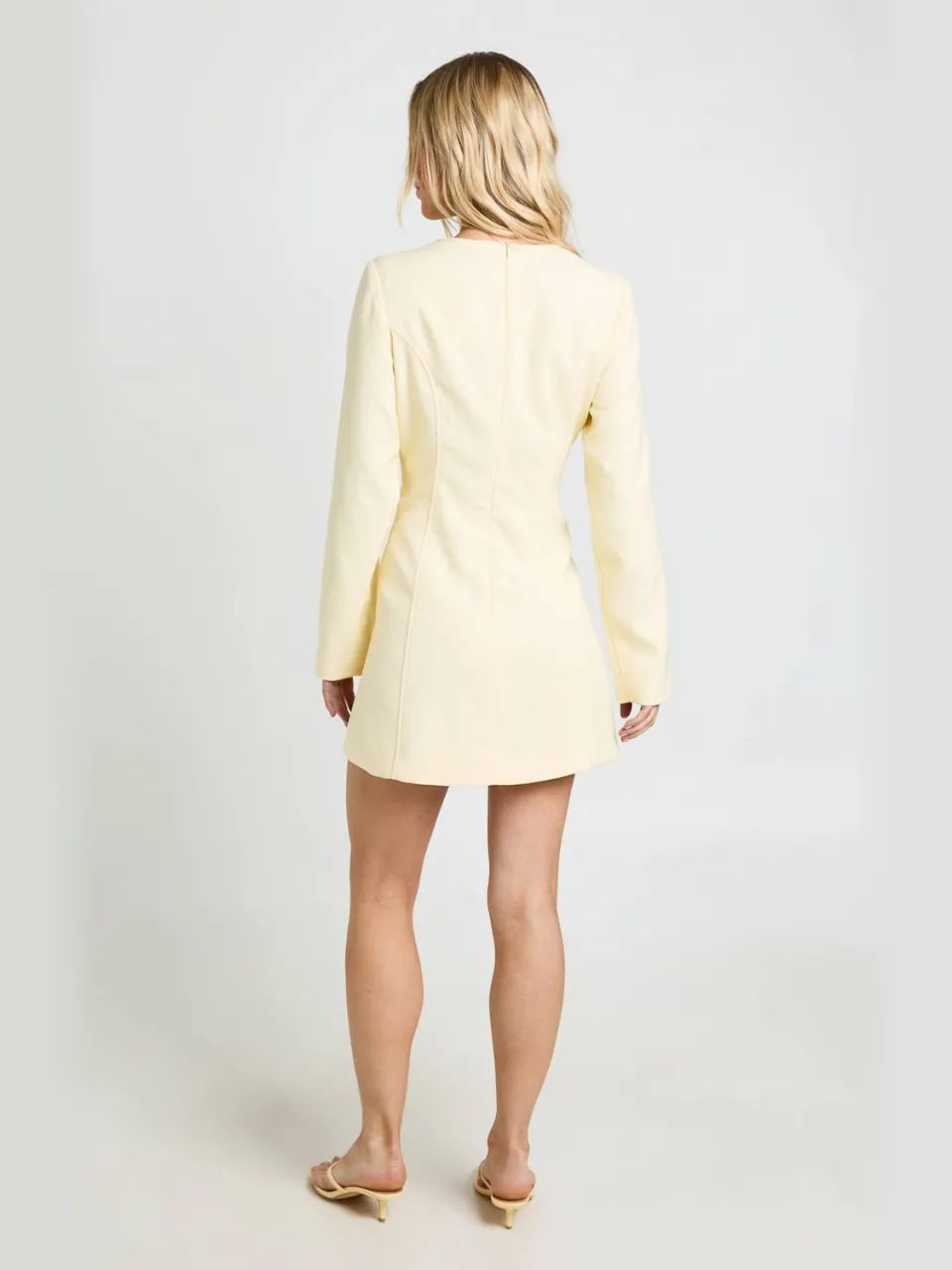 boohoo Dames Petite Getailleerde Shift Jurk Met Lange Mouwen citroen, foto 2