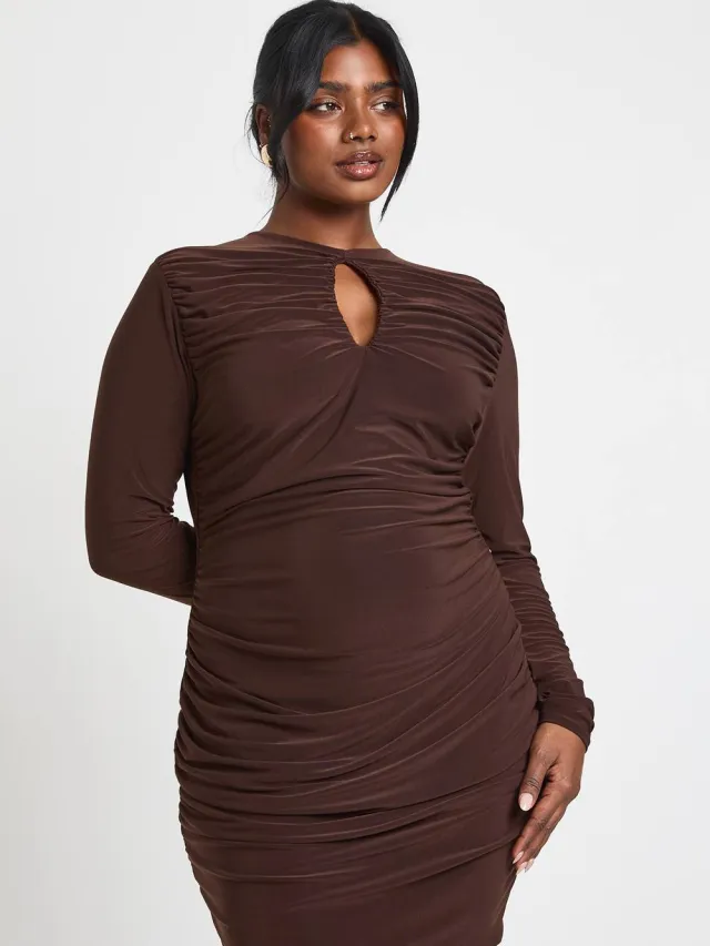 boohoo Dames Plus Double Slinky Gerimpelde Sleutelgat Bodycon Jurk Chocoladebruin