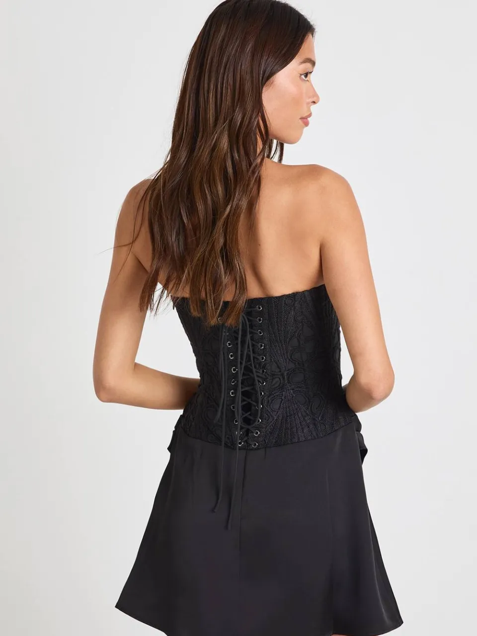 boohoo Dames Gestructureerde doorzichtige florale kanten korset drape mini-jurk zwart, foto 2
