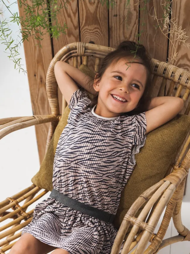 Koko Noko Kok Noko - Jurk - Champange - Zebraprint - plissé stof - Maat - 98 bruin