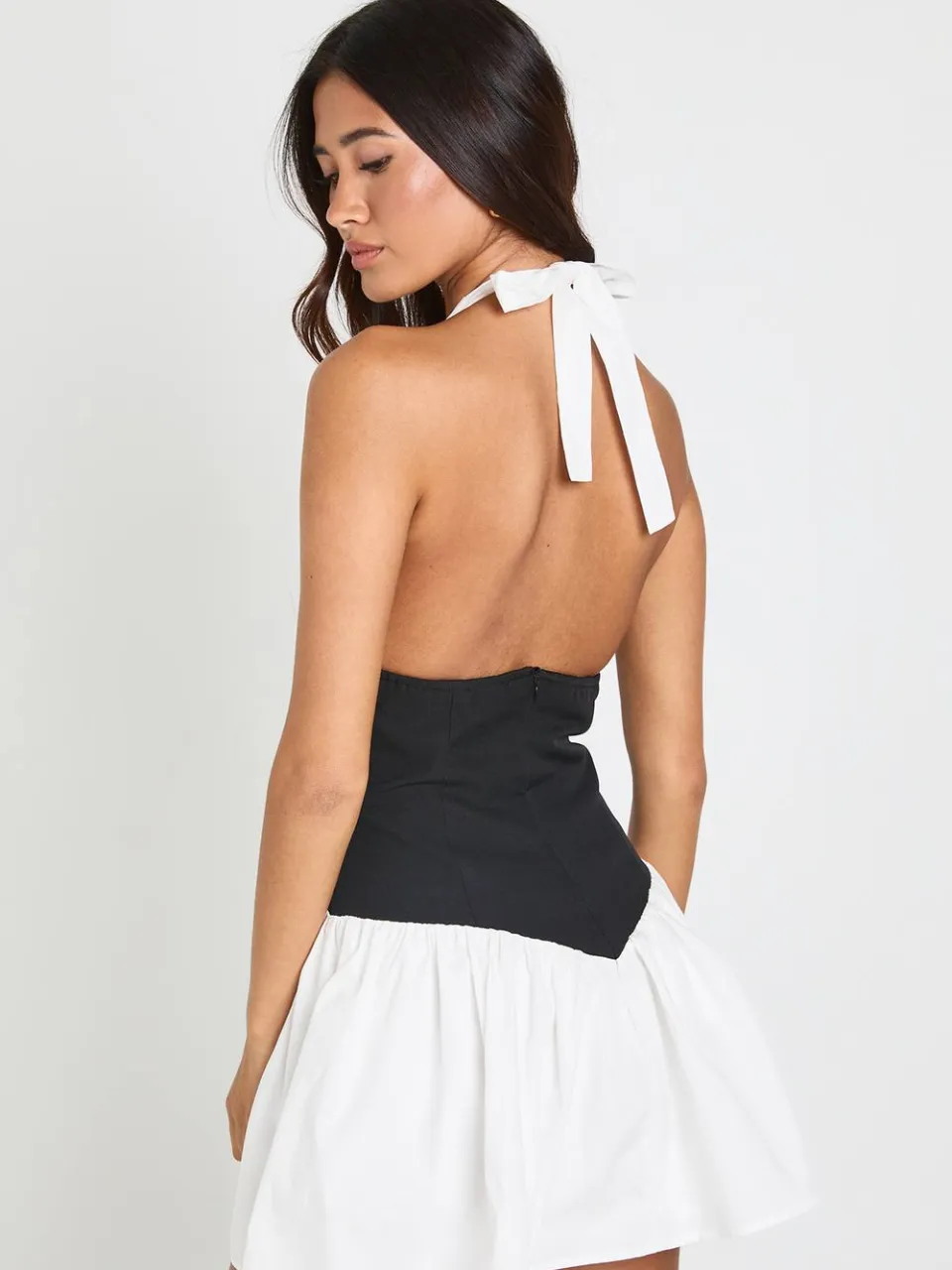 boohoo Dames Halternek Jurk Met Corset Detail Mini ivoor, foto 2