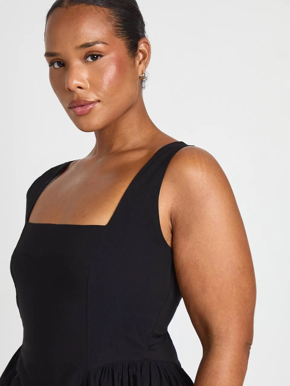 boohoo Dames Plus Skater Jurk Met Gerimpelde Vierkante Hals zwart, foto 4