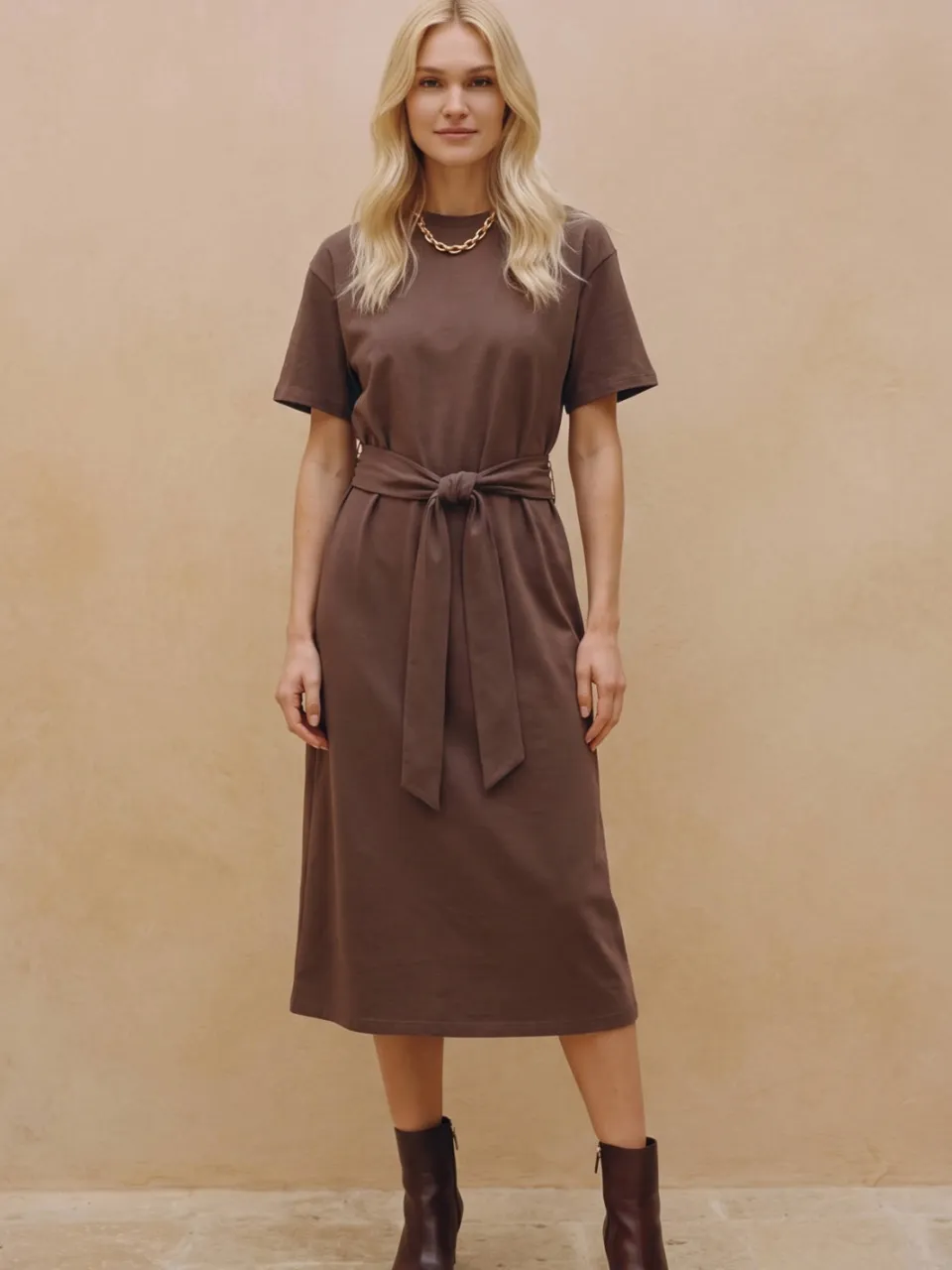 Vero Moda T-shirtjurk met ceintuur - bruin, foto 3