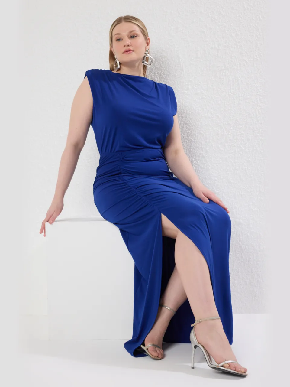 Trendyol Curve Dames Blauw Effen Maxi Mouwloos Stijlvol/Avond Recht Grote maten Jurk, foto 2