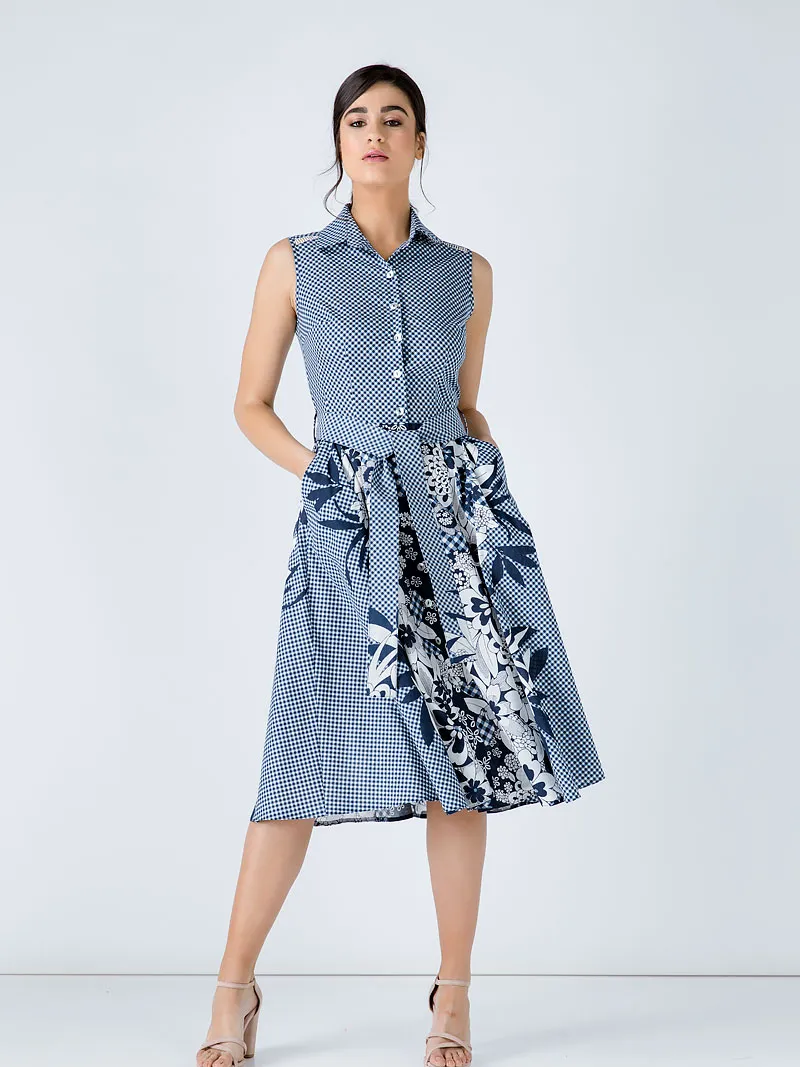 Conquista Navyblauwe jurk met knoopdetail, foto 2
