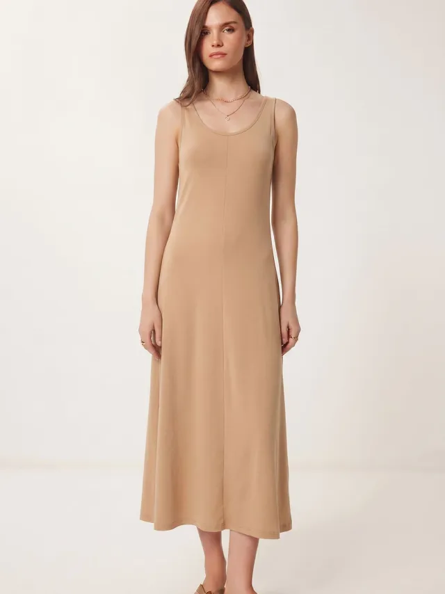 Happiness Istanbul U Kraag Midi Jurk Cognac